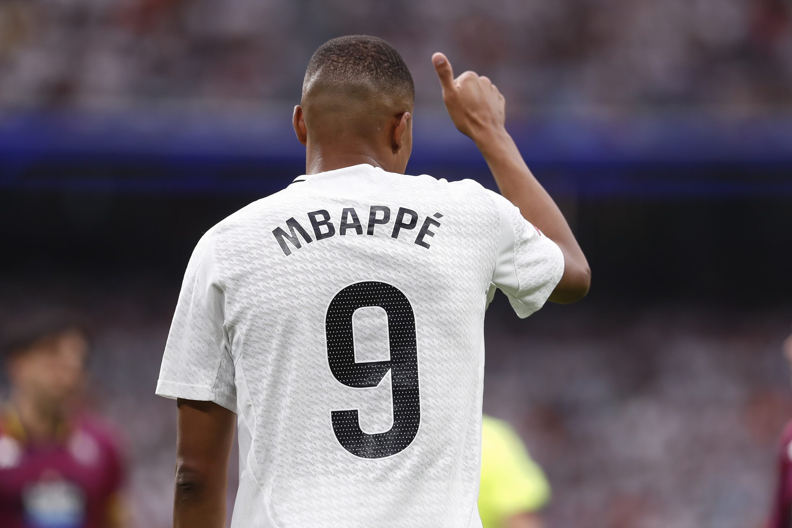 Endrick Makes Substitution Debut with a Goal, Stunning the Crowd; When Will Mbappé Score His First La Liga Goal?