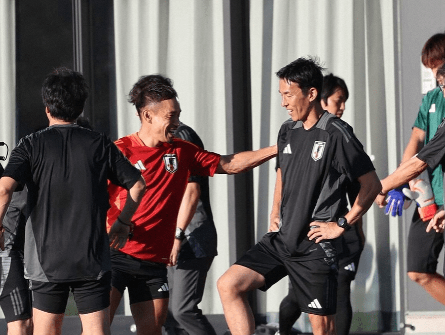 The Japanese Team Fully Assembles: Only Indoor Recovery for Kaoru Mitoma and Others; One Full Training Session Before Facing National Team