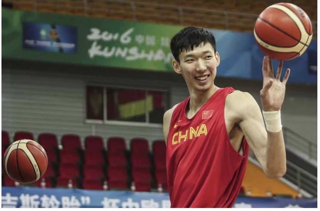 Media Personality: The Disagreement Between Zhou Qi and Guangdong Over Renewal is Due to the Former Pursuing a Long-term Contract While the Latter Prefers a Short-term Contract