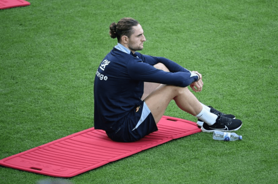 L'Équipe: Rabiot's Move to Atlético Unlikely, Liverpool Closely Monitoring