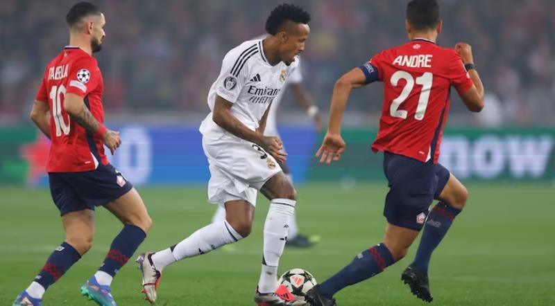 Real Madrid Suffers Another Blow Alongside Their Loss: Militao's Injury Forces Early Substitution, Extent of Injury Unclear