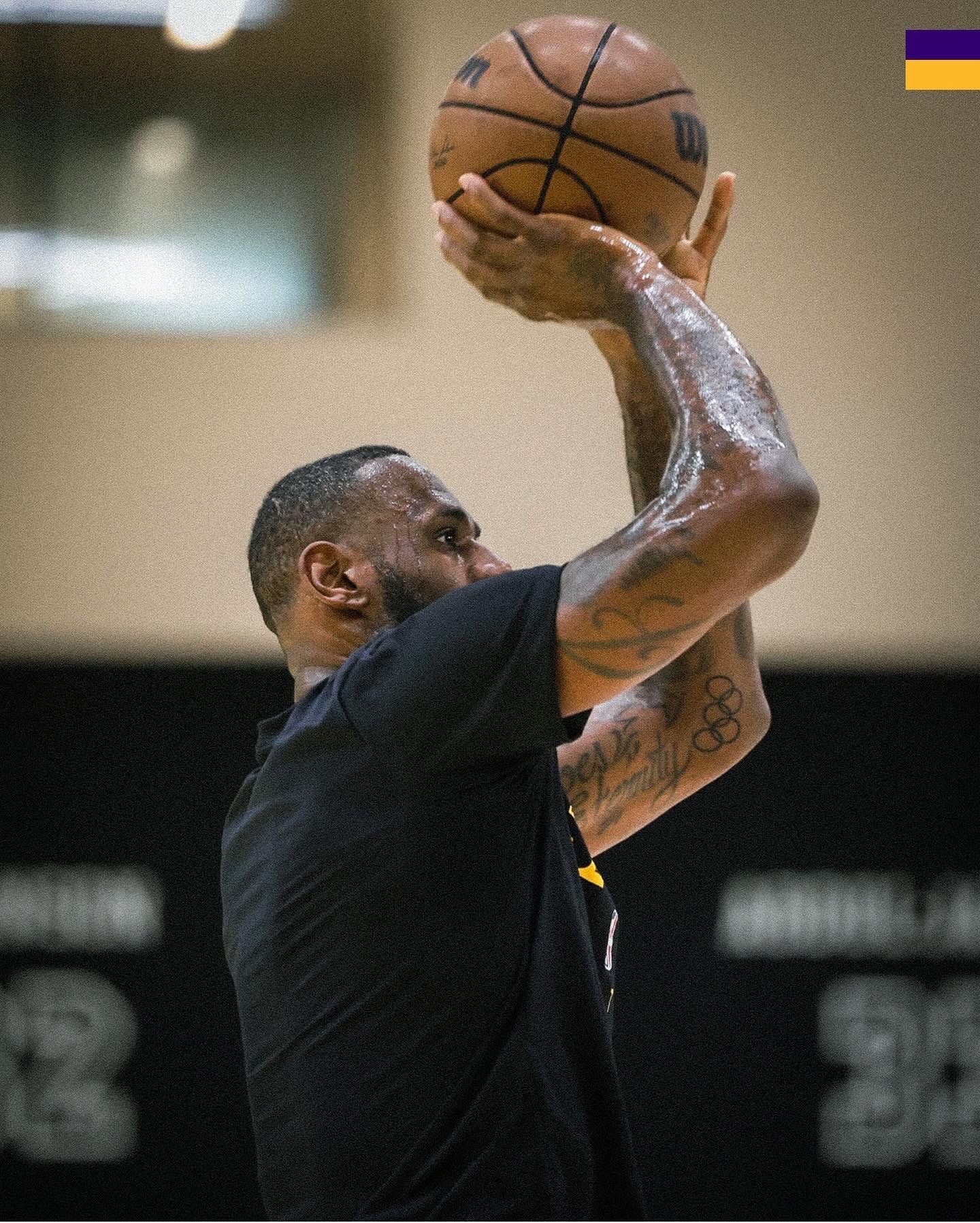 Lakers Officially Share James' Training Photos: New Tattoo (Olympic Rings)