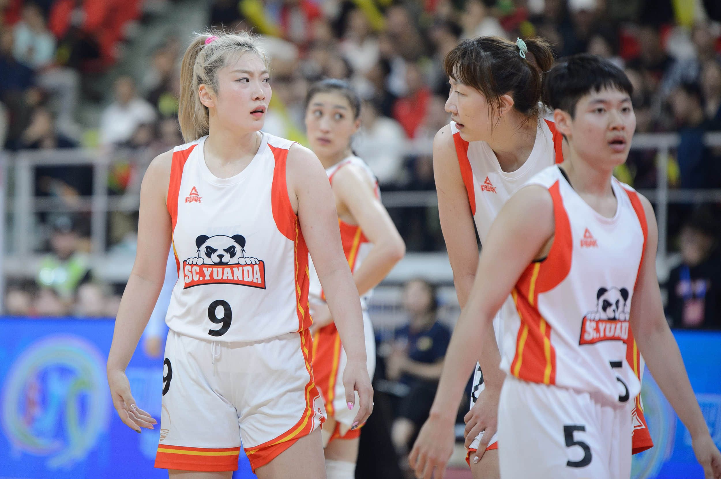 Media Figure: Sichuan Women's Basketball Team Renews Contract with Cambage & Signs Jones—WCBA Championship Seems Uncontested Again