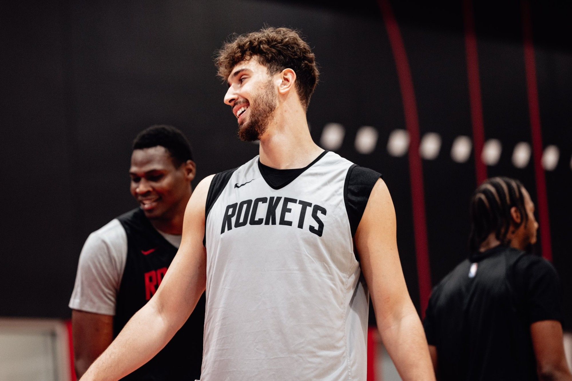 Hope your weekend is filled with laughter! The Rockets' official account shares training photos: Sheppard, Jeff Green, and Sengun in the pictures