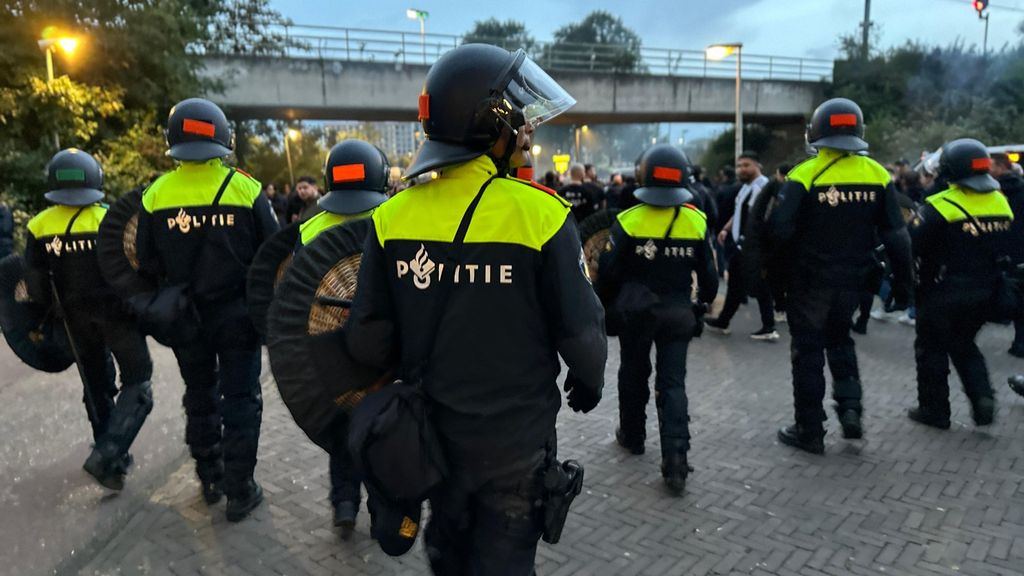 Traditional Scene! Famous Fans Arrested During Ajax vs. Besiktas Match