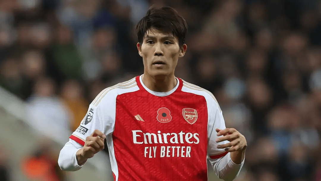 Sun Exclusive: Both Juventus and Inter Milan Interested in Takehiro Tomiyasu; Arsenal Demands at Least £25 Million