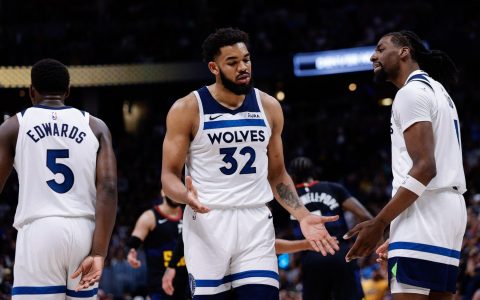 Shams: Timberwolves Close to Trading Towns to the Knicks for Randle and DiVincenzo