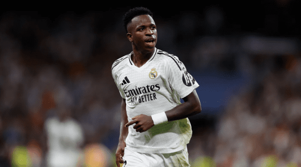 Real Madrid Official: Vinicius Suffers Cervical Spine Injury, Will Undergo Further Examination