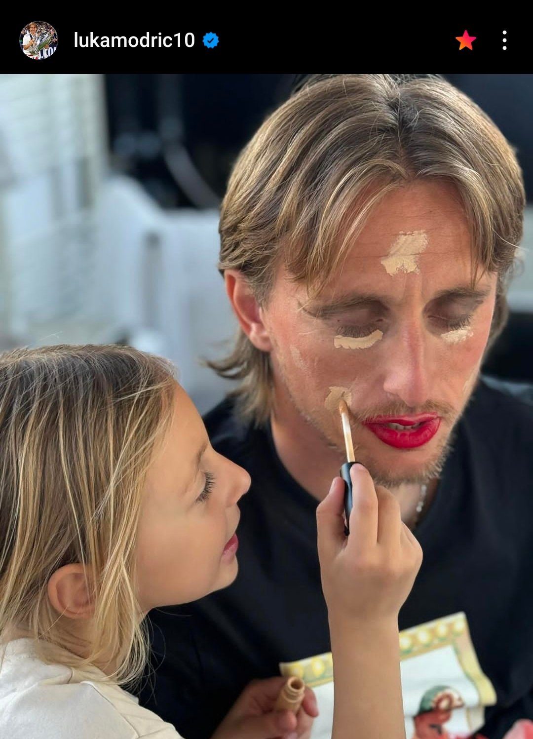 A Daughters' Slave! Modric Shares a "Beautiful Photo" on Social Media of His Daughter Applying Makeup on Him