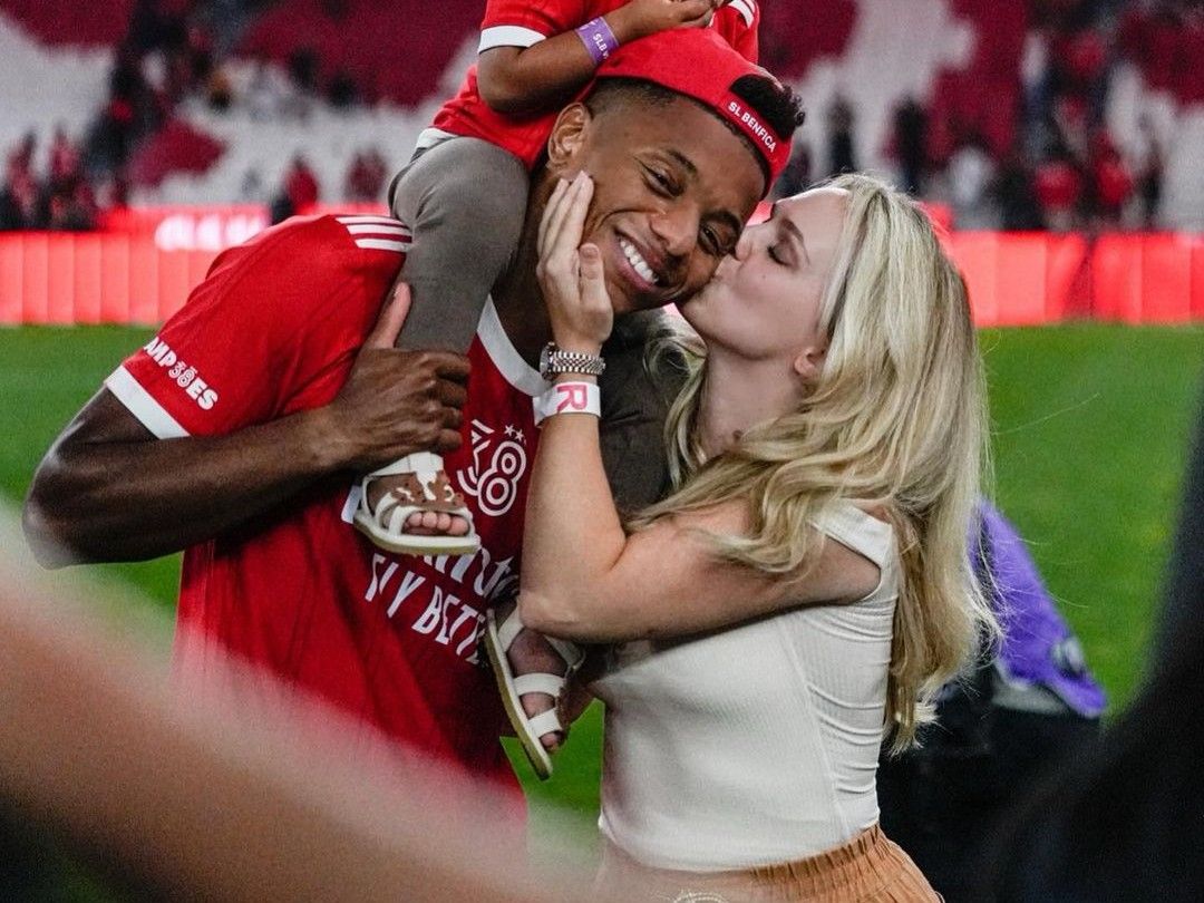 Napoli Forward Neres Announces Successful Proposal to Girlfriend on Social Media: She Said Yes!