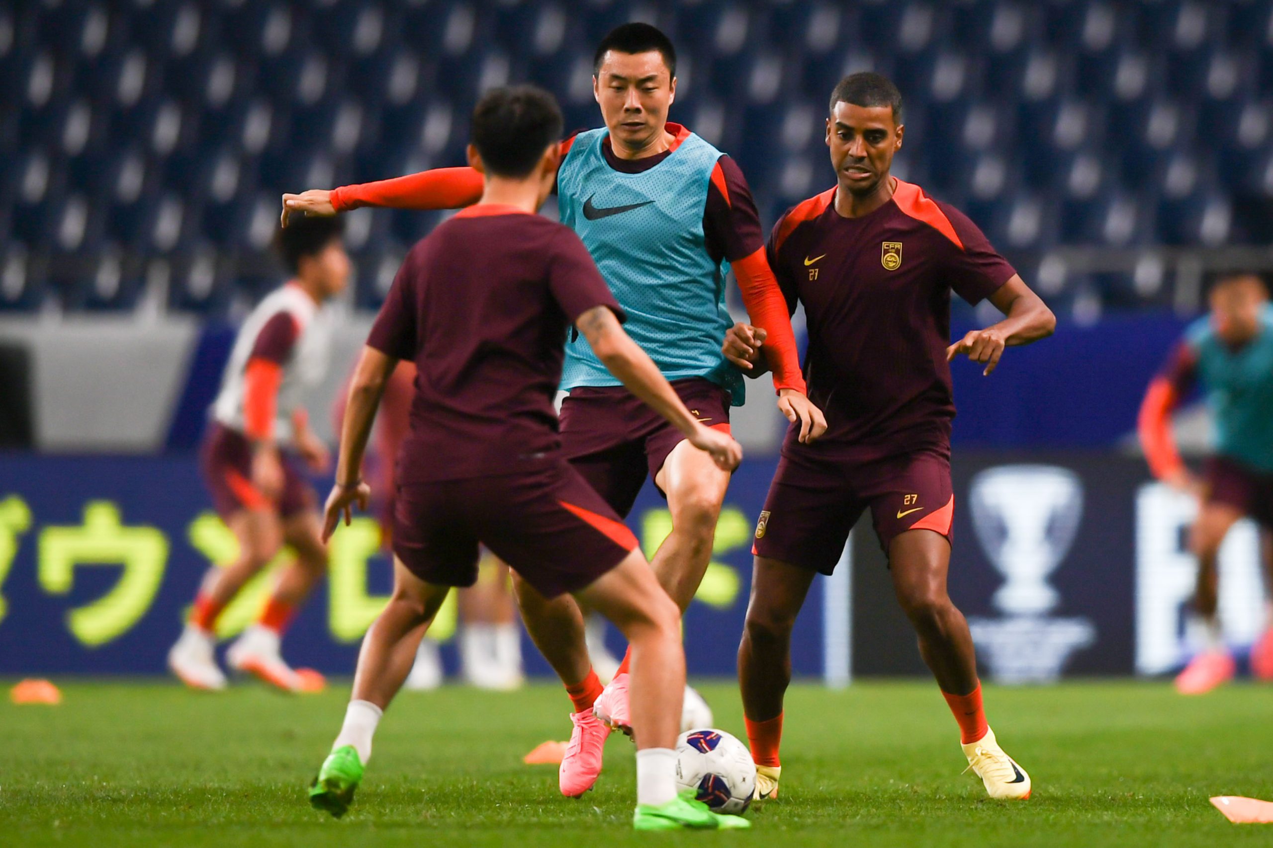 Reusing Naturalized Players! Alan and Fernandinho May Start Together Against Saudi Arabia, Partnering with Wu Lei to Form the "Front Three"