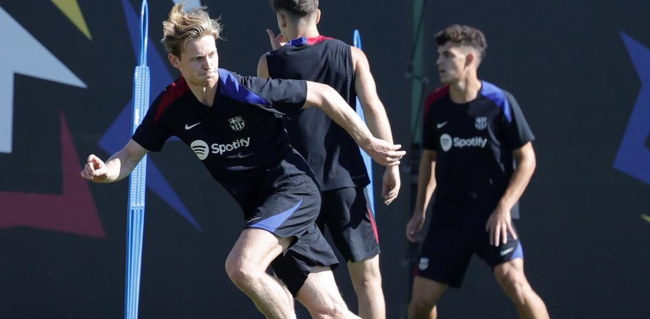 Will He Stay at Barcelona? De Jong to Give Interview on Sunday, Announcing His Future