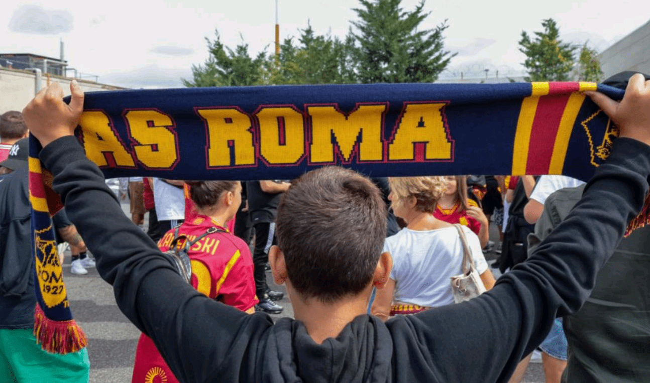 Roma Fans Dissatisfied with De Rossi's Sacking; Radical Supporters' Group to Boycott Yurich's Debut