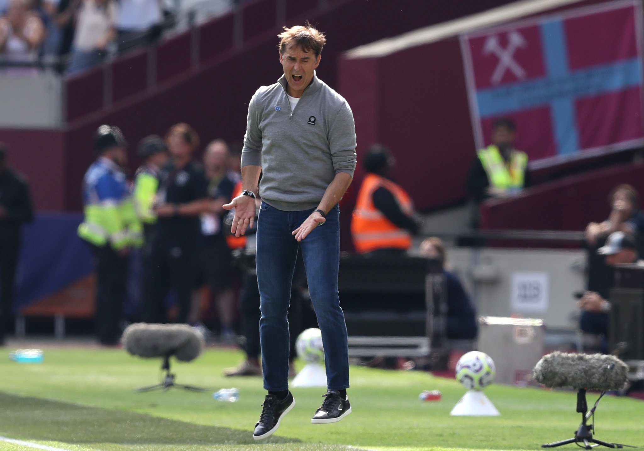 Head Coach Injured! West Ham United Manager Confirms He Suffered a Calf Injury During the Match Against Liverpool