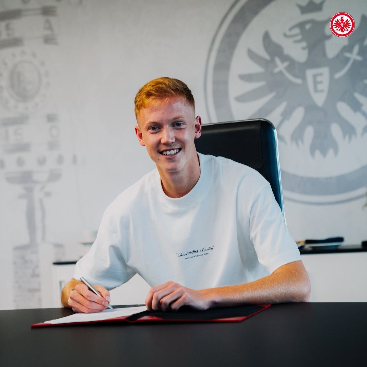 Official Frankfurt: Hugo Larsen's Contract Extended to Year