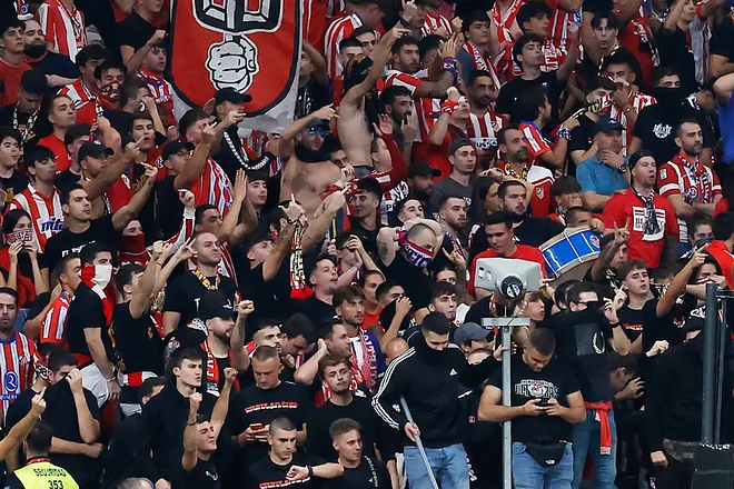 Marca: Extreme Fans Throwing Lighters May Result in Partial Stand Closure at Atletico Madrid's Home Ground for Several Games