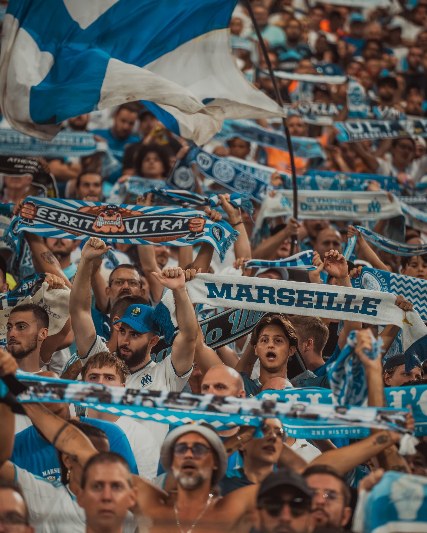 L'Équipe: Due to Frequent Clashes in Recent Years, the French Ministry of the Interior Will Ban Marseille Fans from Traveling to Lyon for the Match