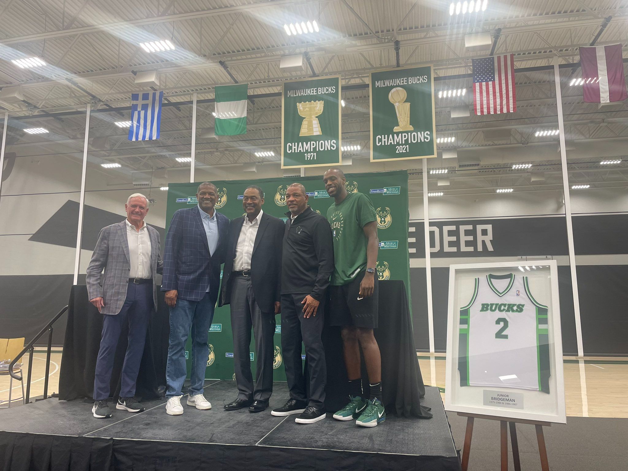 A Former NBA Star Buys 10% Stake in the Bucks to Become an Owner; His Post-Retirement Career in Food Service Industry Nets Him a Fortune of 0 Million