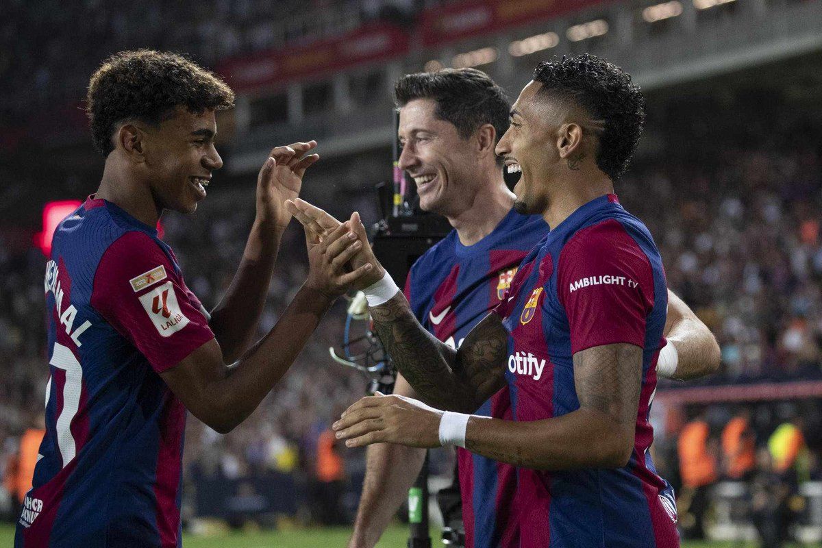 Aspaper praises Barcelona's trio: Lewandowski pays tribute to Messi Eto'o, Yamar Rafinha strong