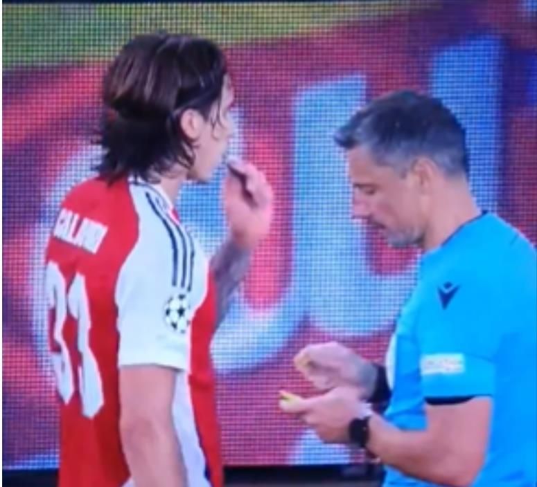 Rice Gave Calafiori a Vape During the Match? Fans Were Surprised but It Turned Out to Be a Misunderstanding