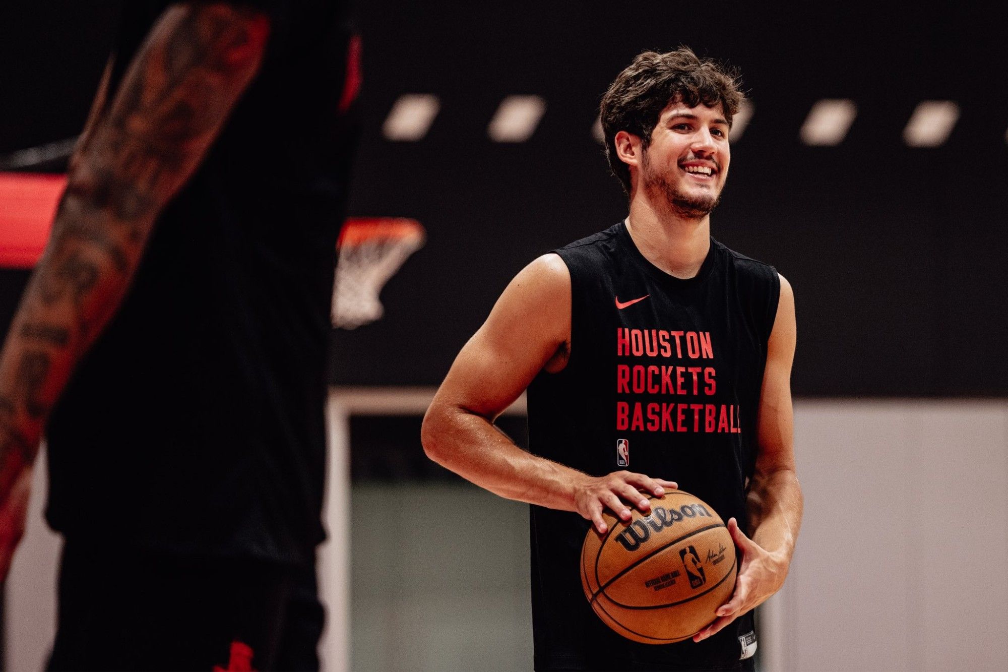 Hope your weekend is filled with laughter! The Rockets' official account shares training photos: Sheppard, Jeff Green, and Sengun in the pictures