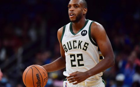 Shms: Middleton to Miss Bucks' Season Opener Against the 76ers