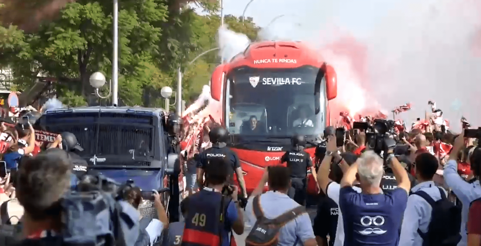 Sevilla Fans Angry Over Expensive Ticket Prices: Twice the Accommodation Cost, Almost Equal to Flight Fare